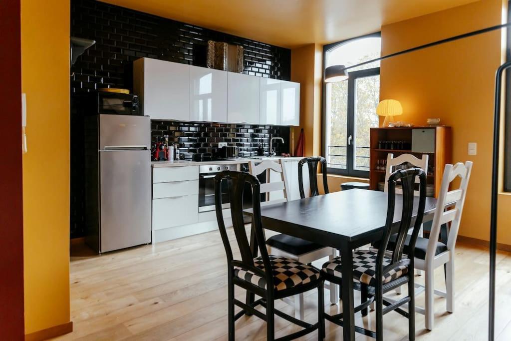 شقة Le Retro Chic - Grand Duplex Pour 6 Dans Le Centre لييج المظهر الخارجي الصورة