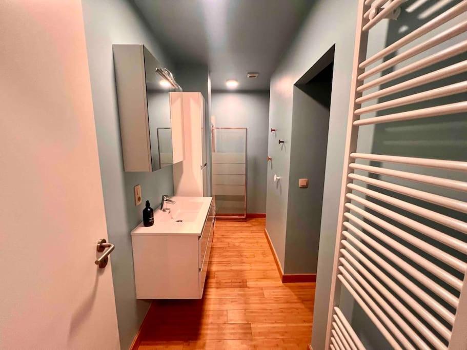 شقة Le Retro Chic - Grand Duplex Pour 6 Dans Le Centre لييج المظهر الخارجي الصورة